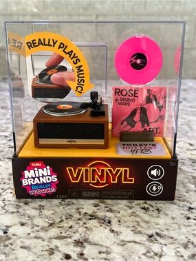 ZURU Mini Brands Vinyl Playset